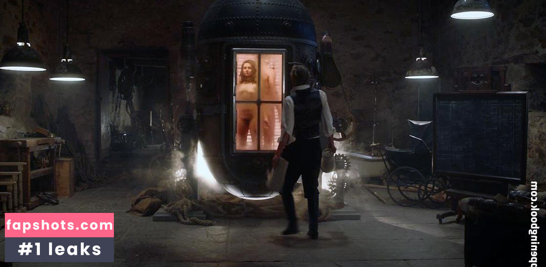 Sara Vickers gallery photo #12