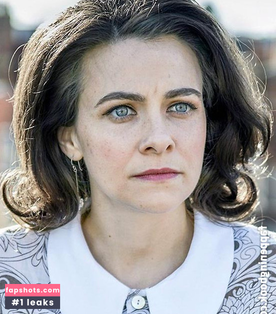 Sara Vickers gallery photo #15