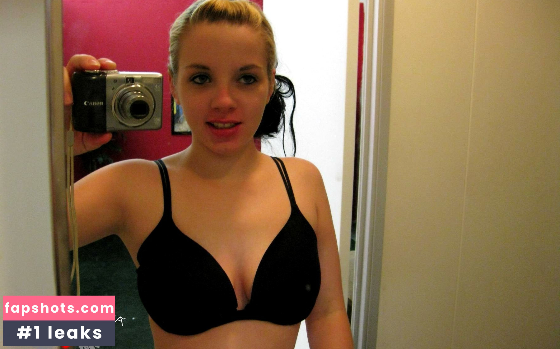 Saracutie nude babe gallery