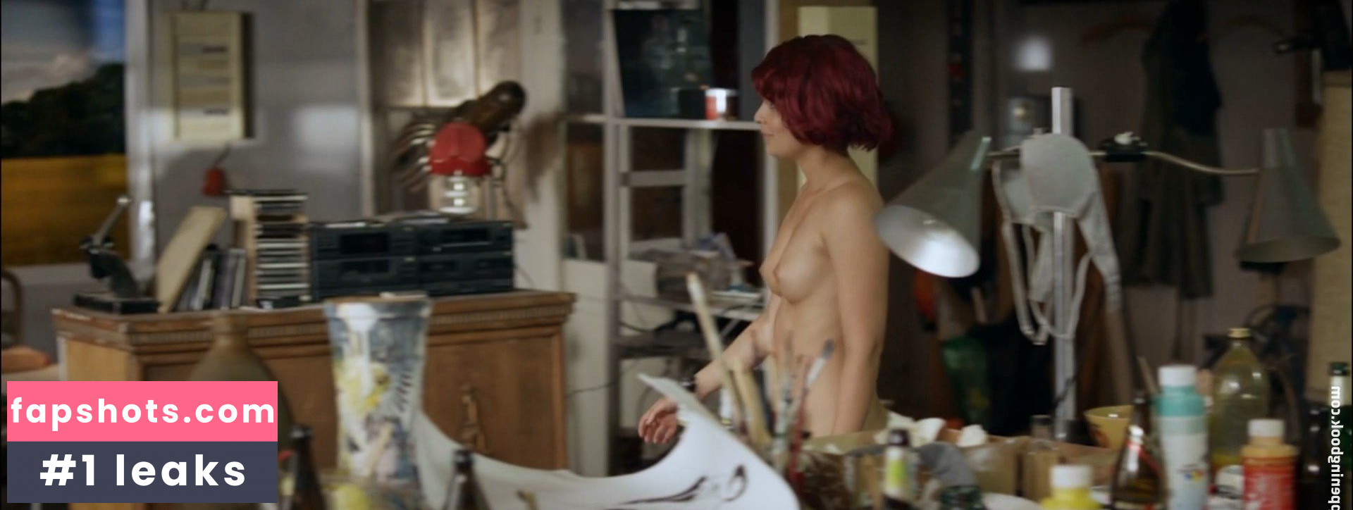 Sarah Alles gallery photo #2