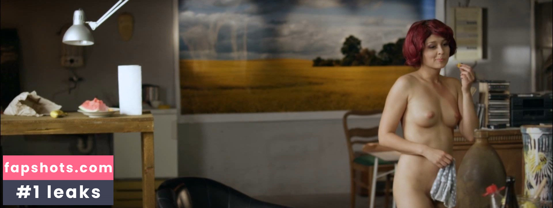 Sarah Alles gallery photo #6