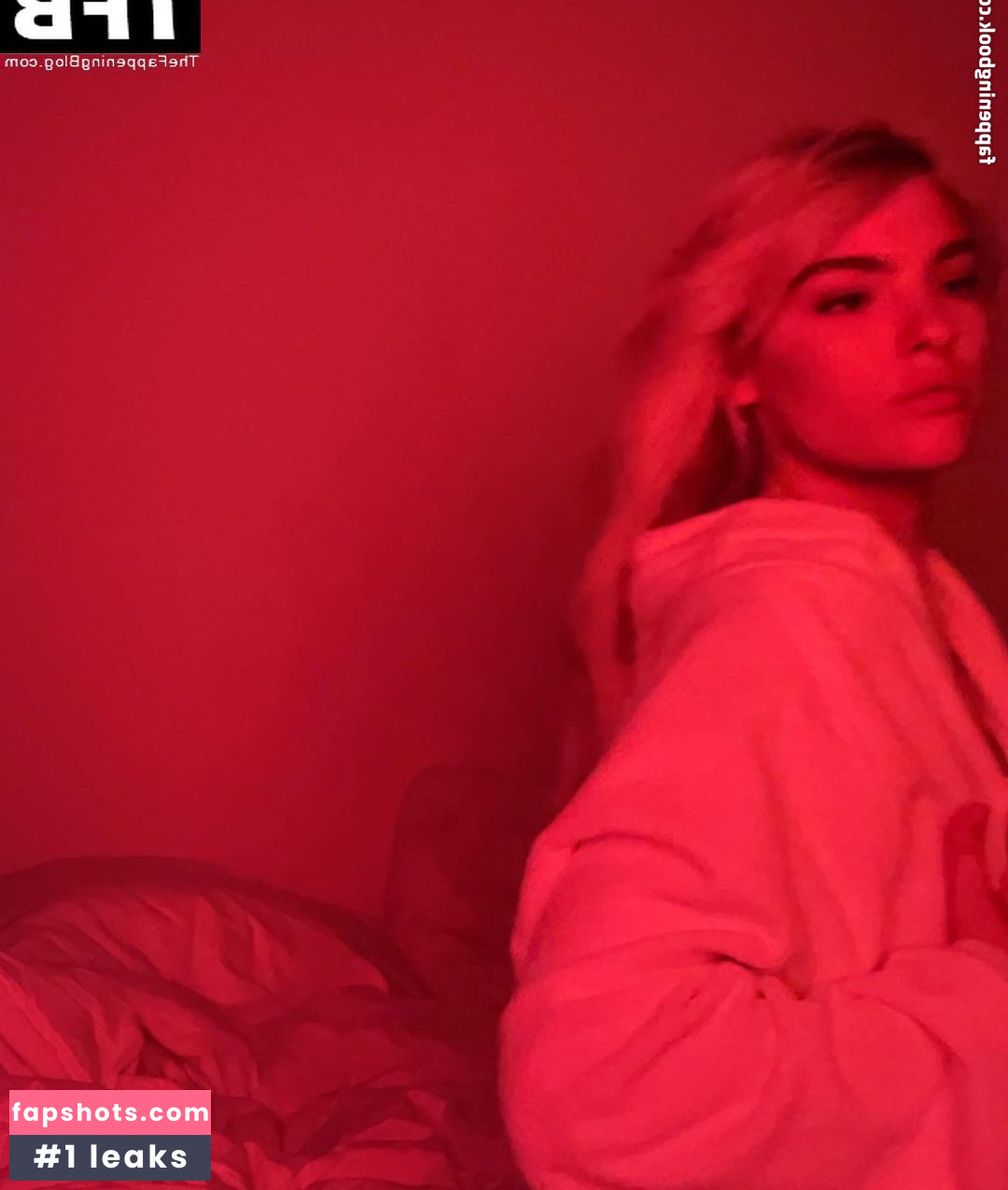 Sarah Almoril gallery photo #12