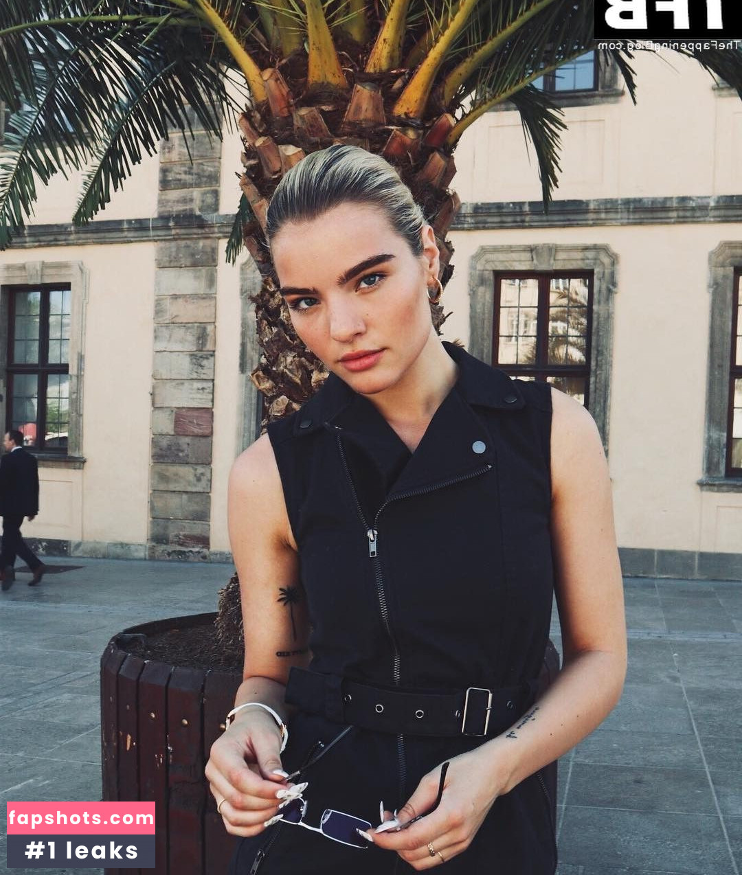 Sarah Almoril gallery photo #32