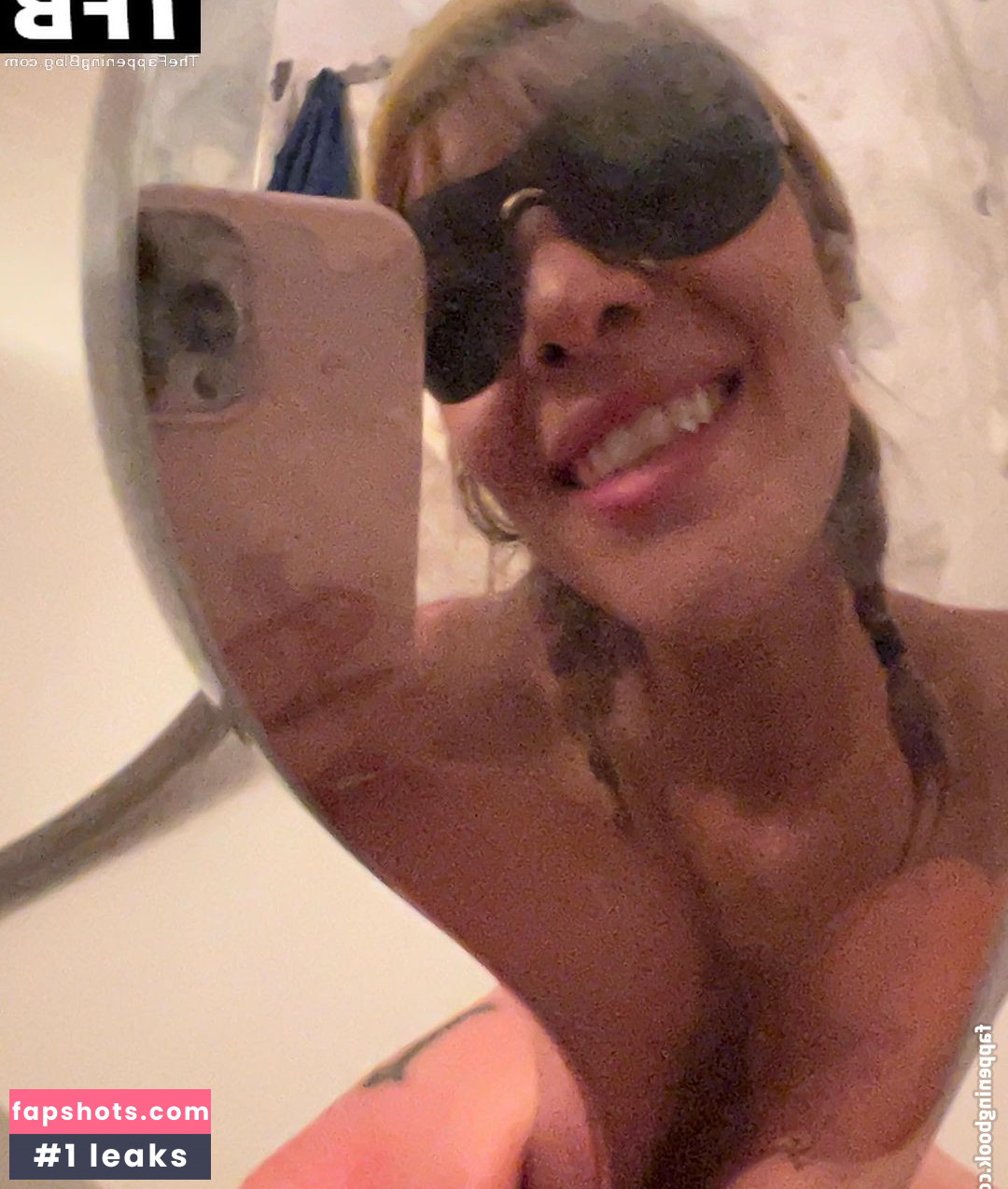 Sarah Almoril gallery photo #6