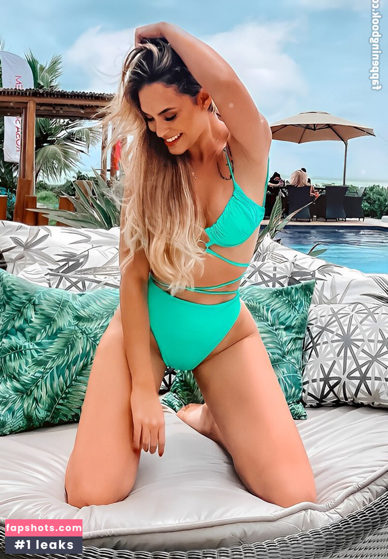 Sarah Andrade gallery photo #8