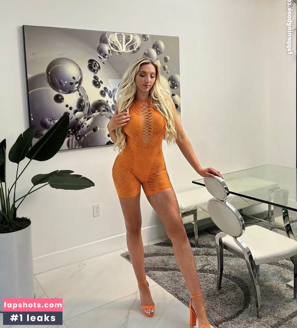 Sarah Baer gallery photo #9