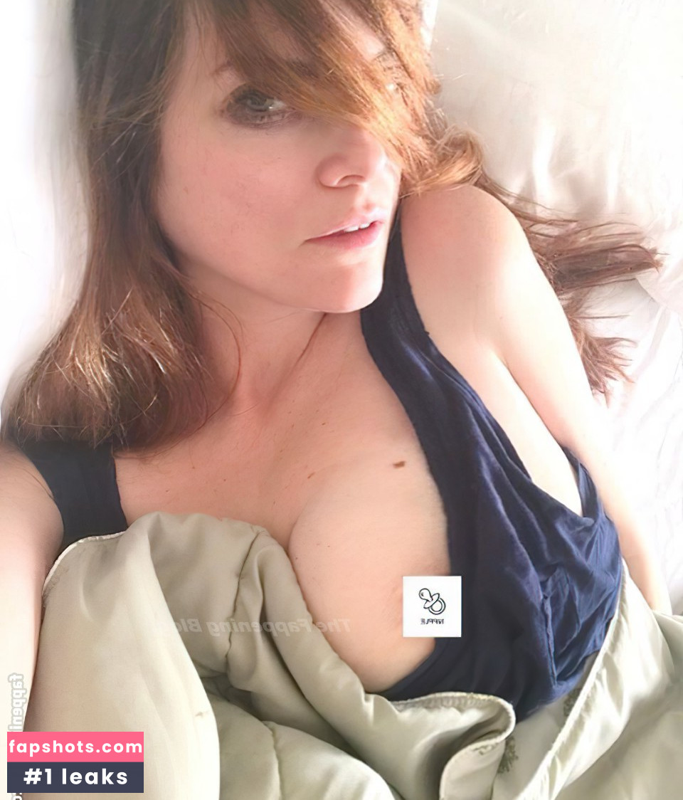 Sarah Beattie gallery photo #27