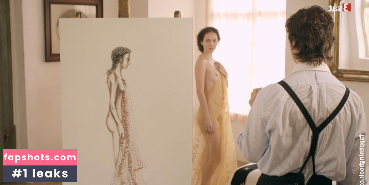 Sarah Born Filtración Desnuda OnlyFans Foto #5 - Fapshots