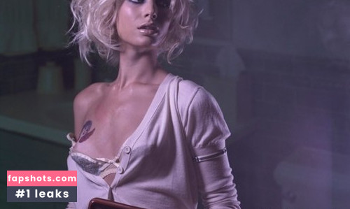 Sarah Brandner gallery photo #18