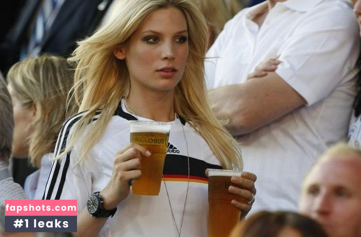 Sarah Brandner gallery photo #20