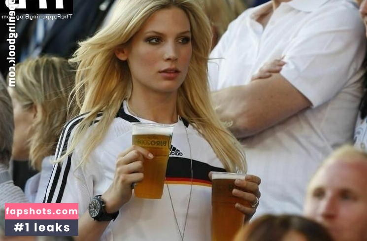 Sarah Brandner gallery photo #6