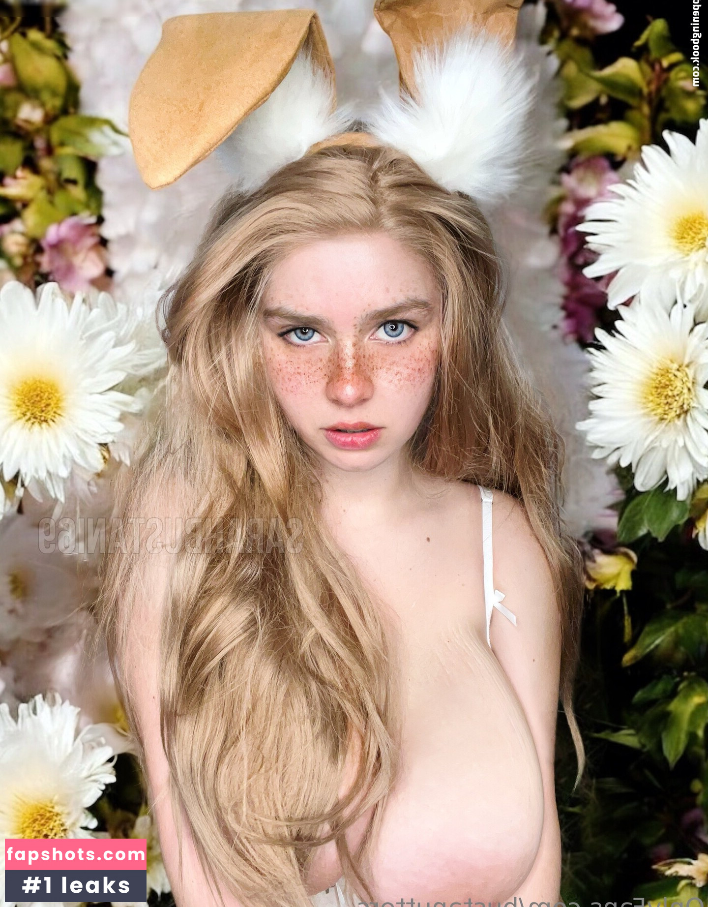 Sarah Bustani gallery photo #11