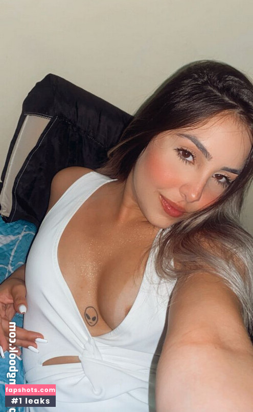 Sarah Castelani gallery photo #10