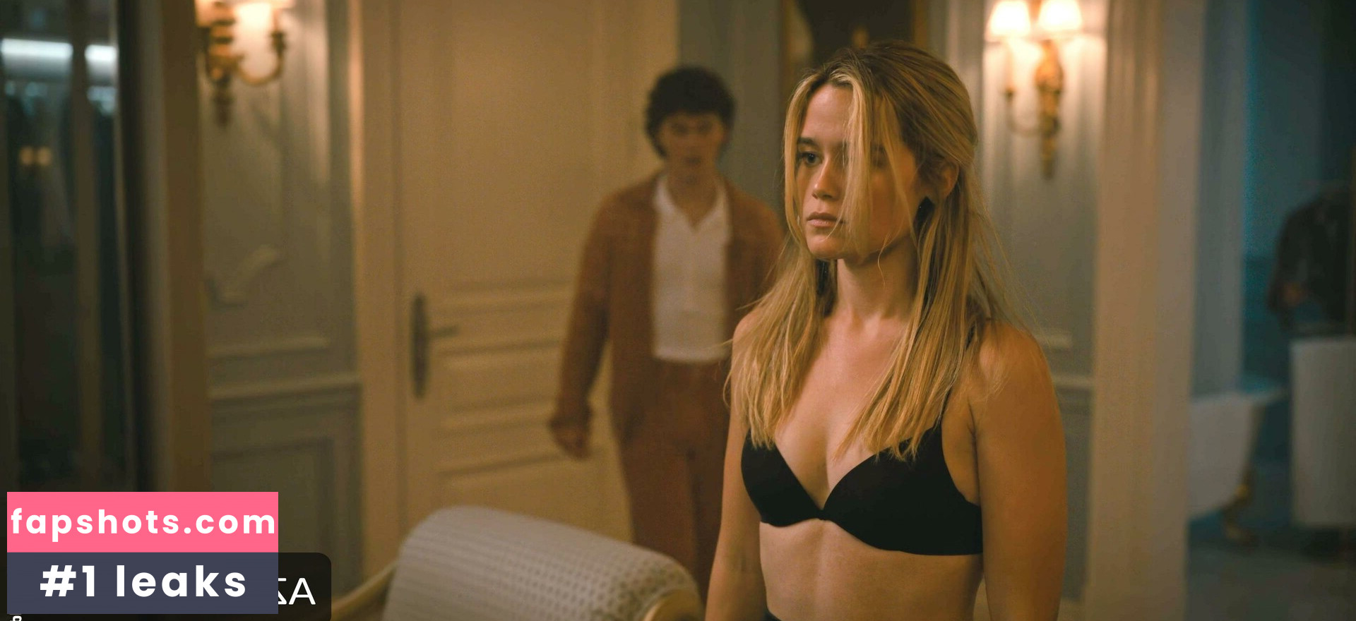 Sarah Catherine Hook gallery photo #23