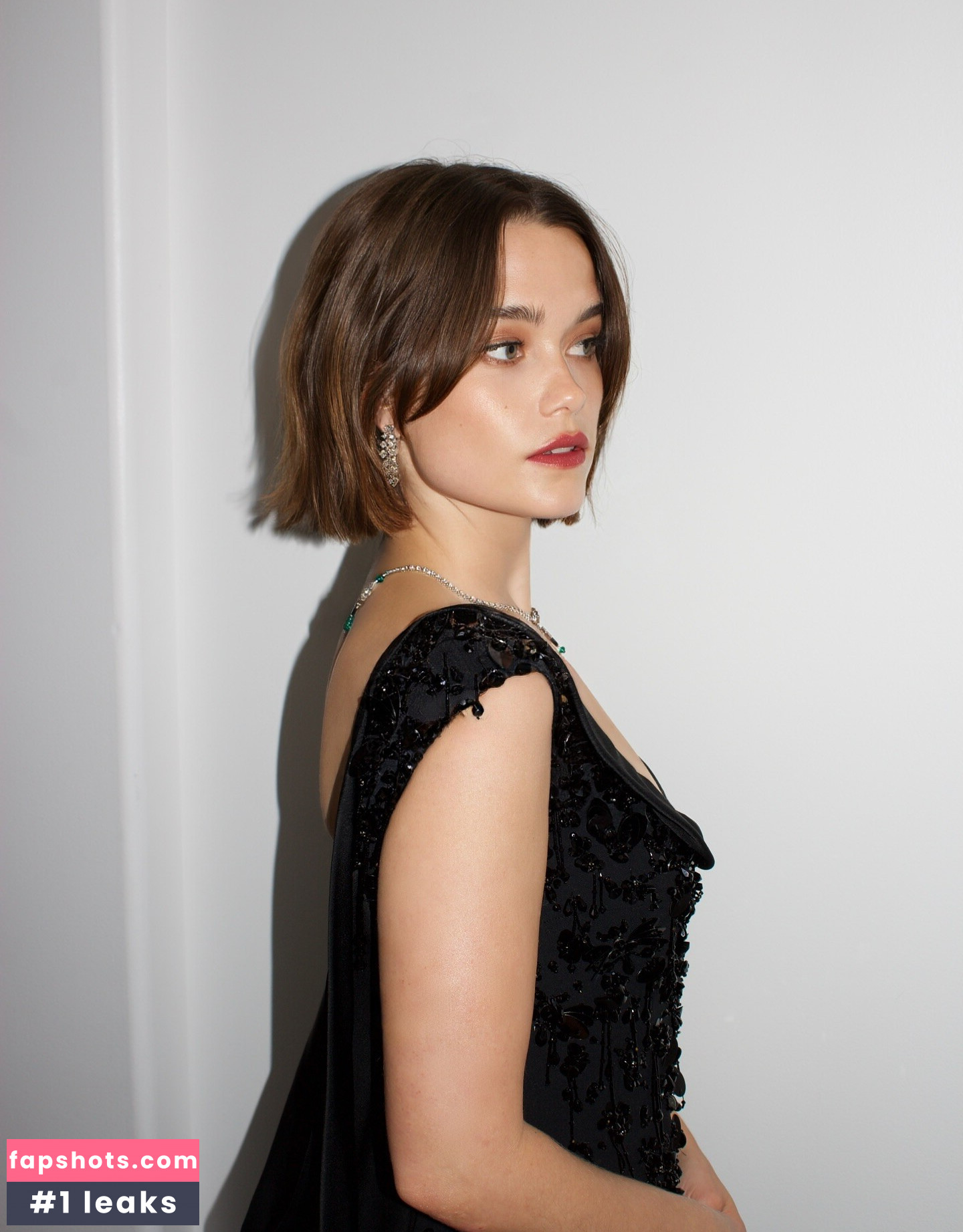 Sarah Catherine Hook gallery photo #5