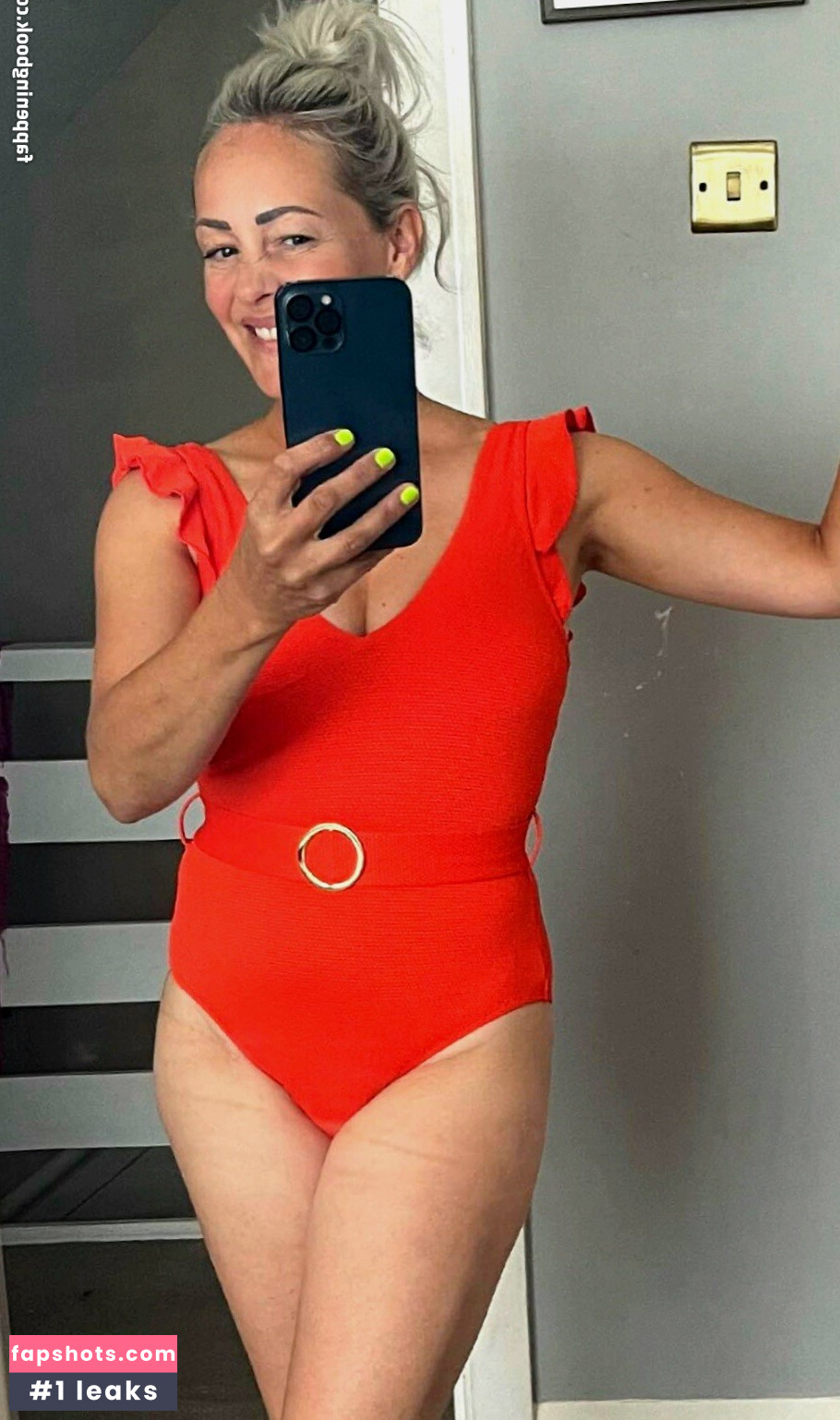 Sarah Cawood gallery photo #21