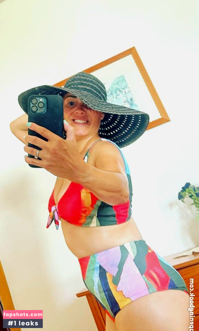 Sarah Cawood gallery photo #8