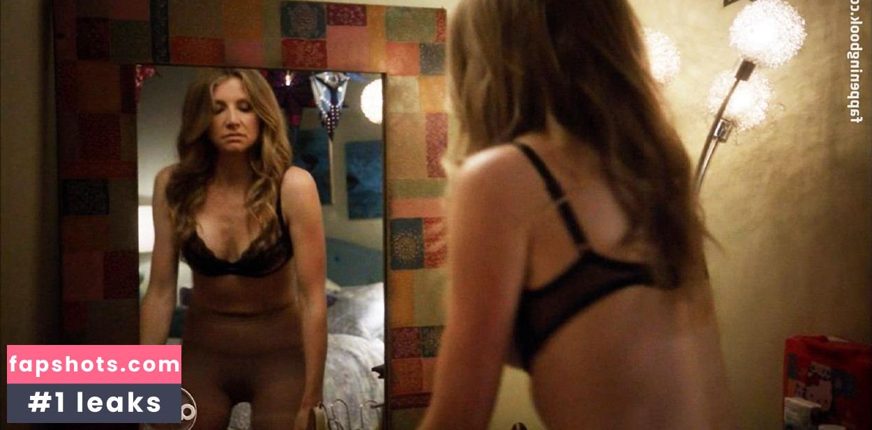 Sarah Chalke gallery photo #125