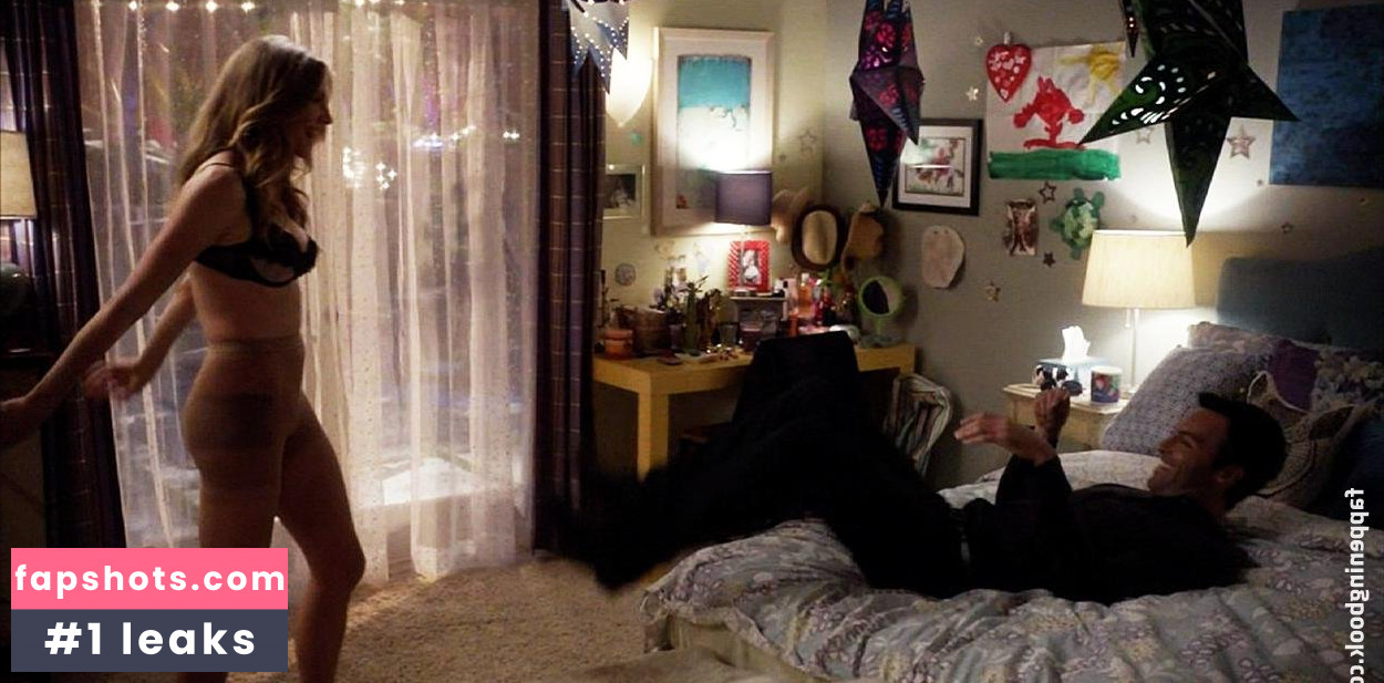 Sarah Chalke gallery photo #128