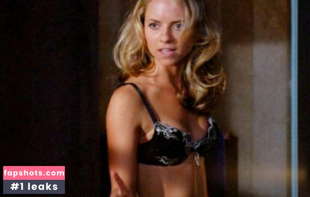 Sarah Christine Smith gallery photo #7