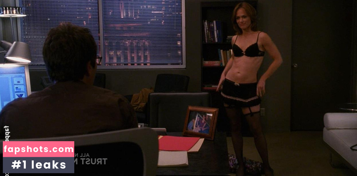 Sarah Clarke gallery photo #3