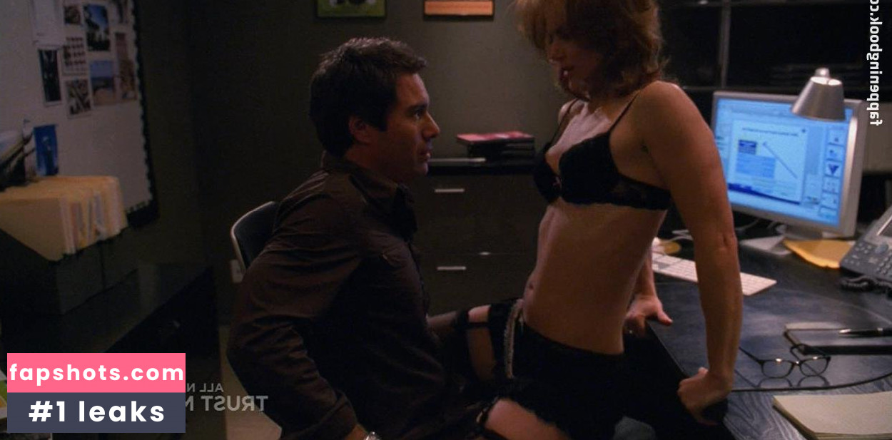 Sarah Clarke gallery photo #4