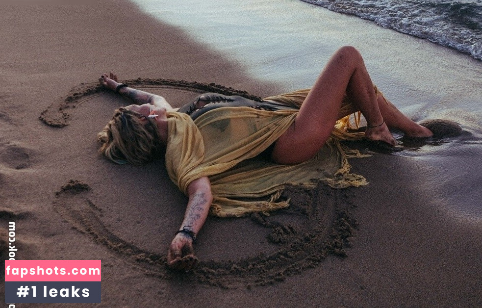 Sarah Connor Nude Leaks OnlyFans Photos #16 - LeakJerk