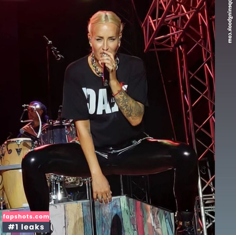 Sarah Connor Nude Leaks OnlyFans Photos #66 - LeakJerk