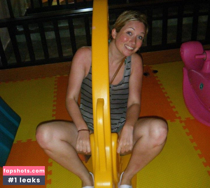 Sarah Cruddas gallery photo #12