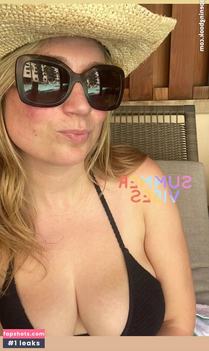 Sarah Cruddas gallery photo #3