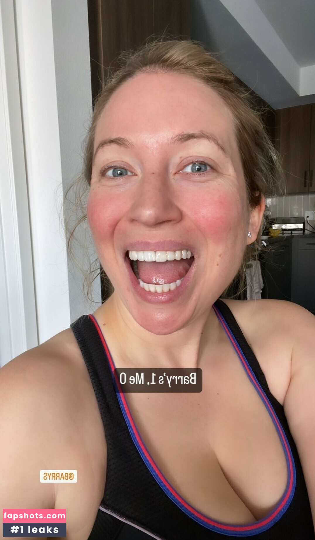 Sarah Cruddas gallery photo #6