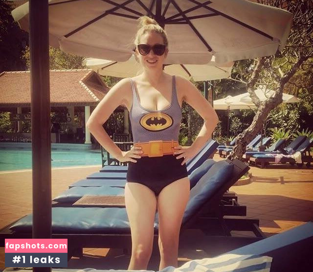 Sarah Cruddas gallery photo #10