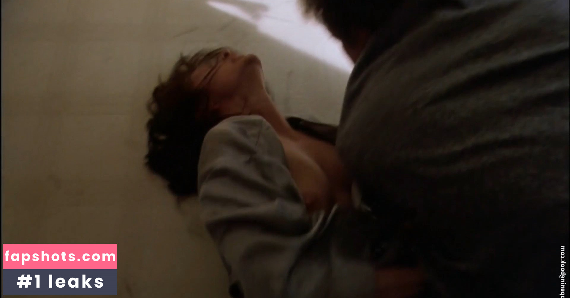 Sarah Deakins gallery photo #5