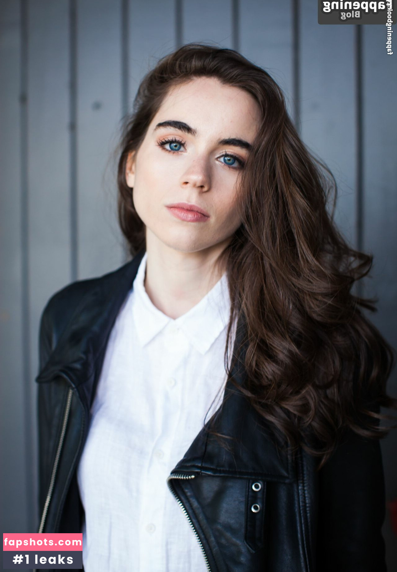 Sarah Desjardins gallery photo #3