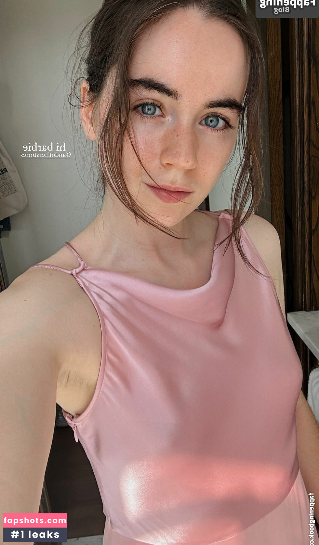 Sarah Desjardins gallery photo #7