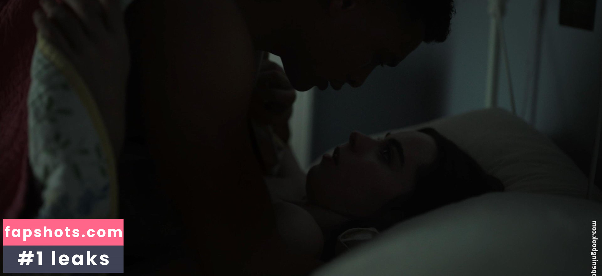 Sarah Desjardins gallery photo #9