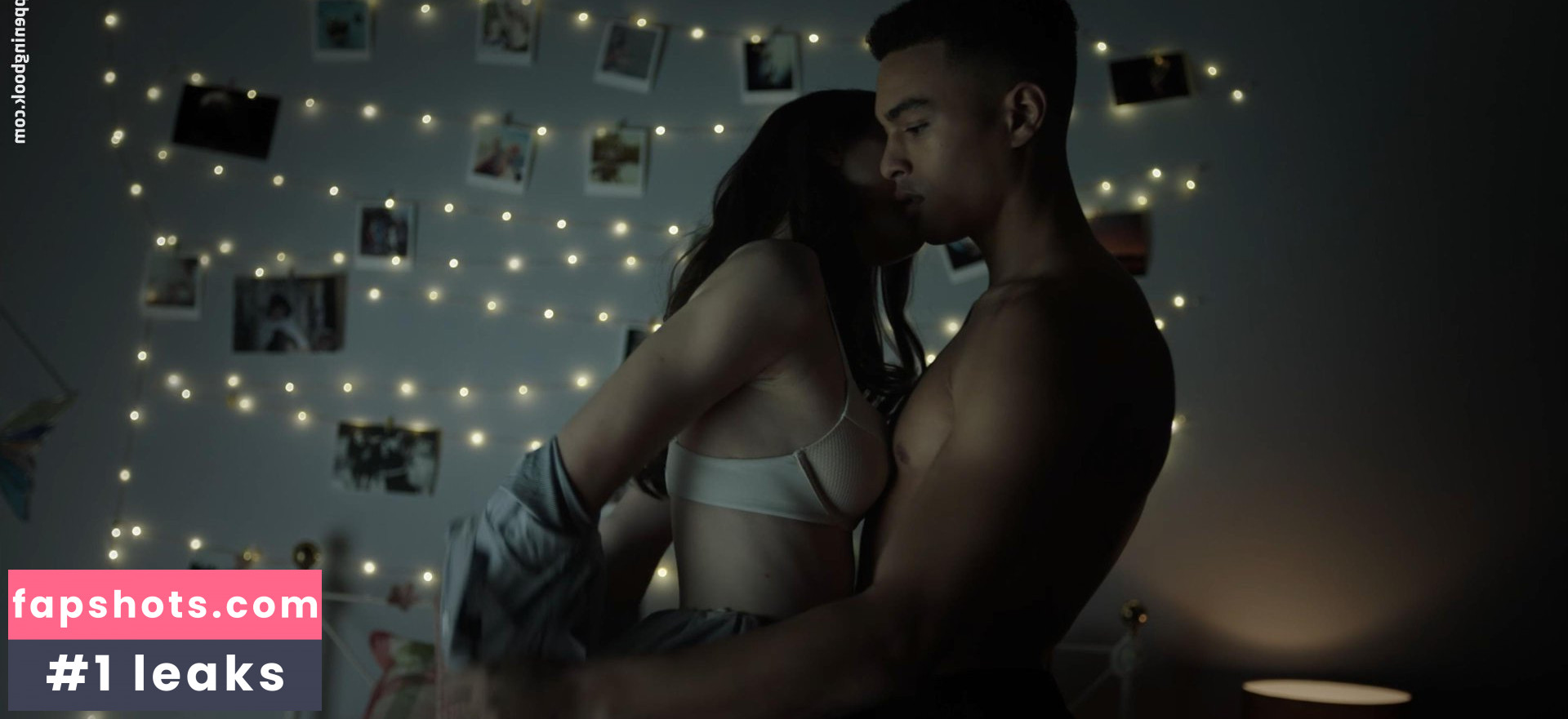 Sarah Desjardins gallery photo #10