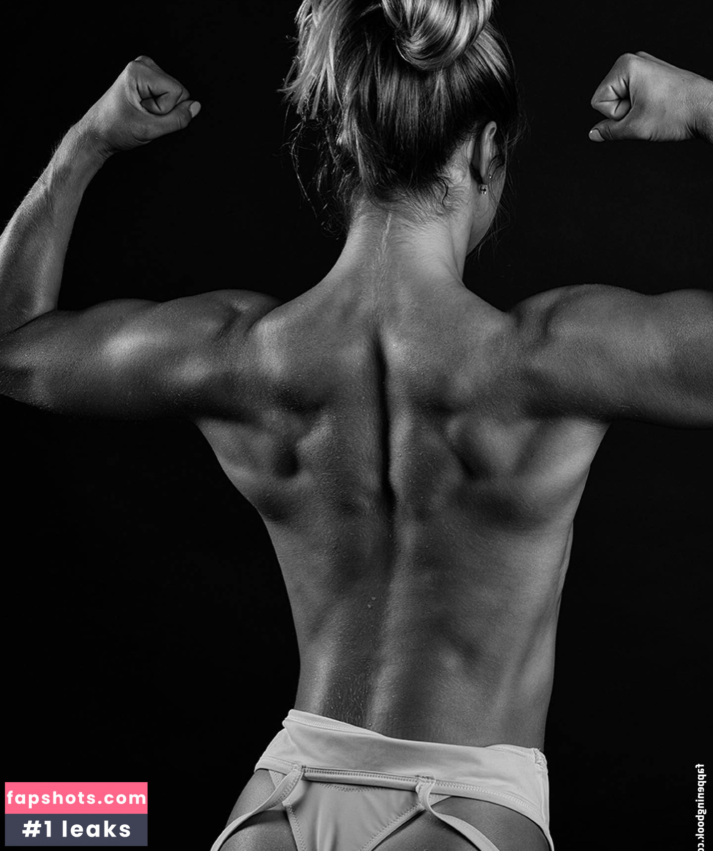 Sarah Dorough gallery photo #11