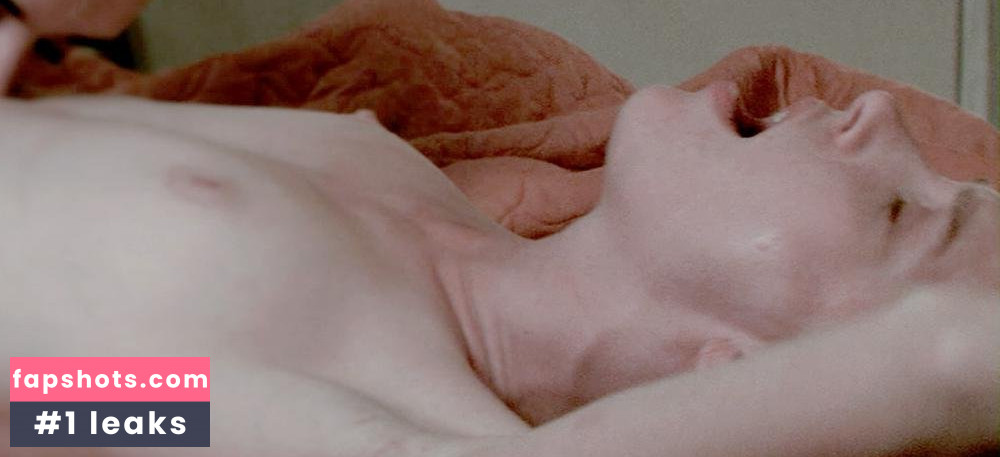 Sarah Emmons nude babe gallery