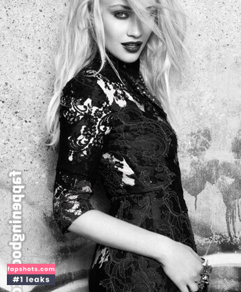 Sarah Gadon gallery photo #23