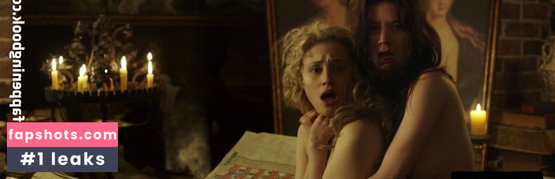 Sarah Gadon gallery photo #25
