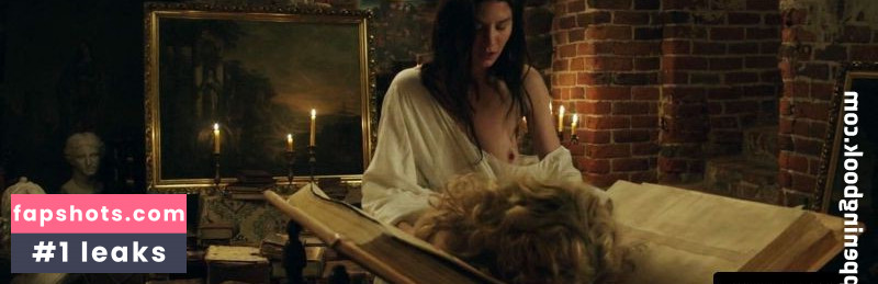 Sarah Gadon gallery photo #28