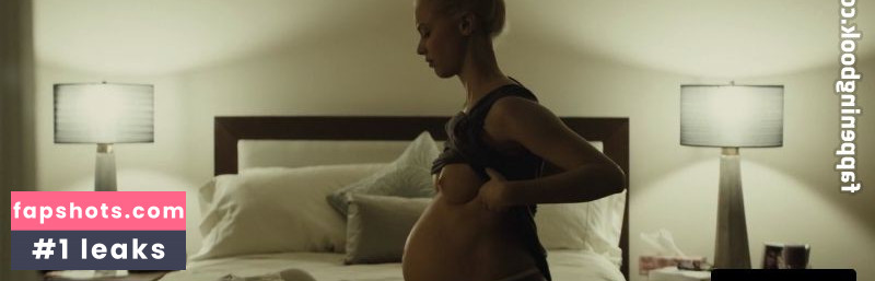 Sarah Gadon gallery photo #37