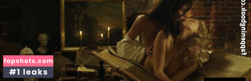 Sarah Gadon gallery photo #38