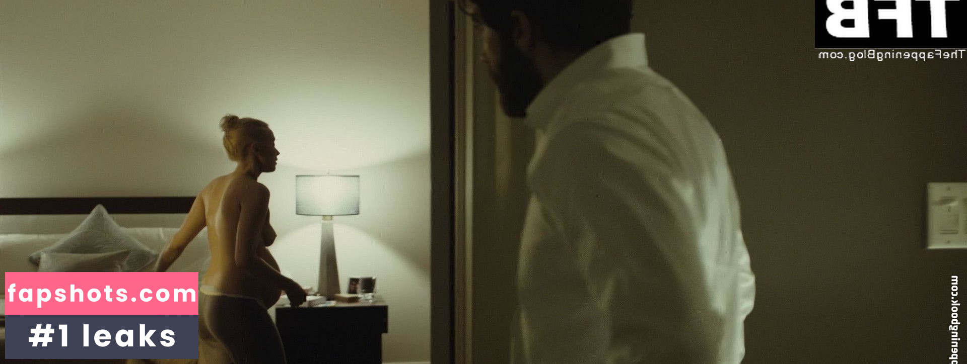 Sarah Gadon gallery photo #42