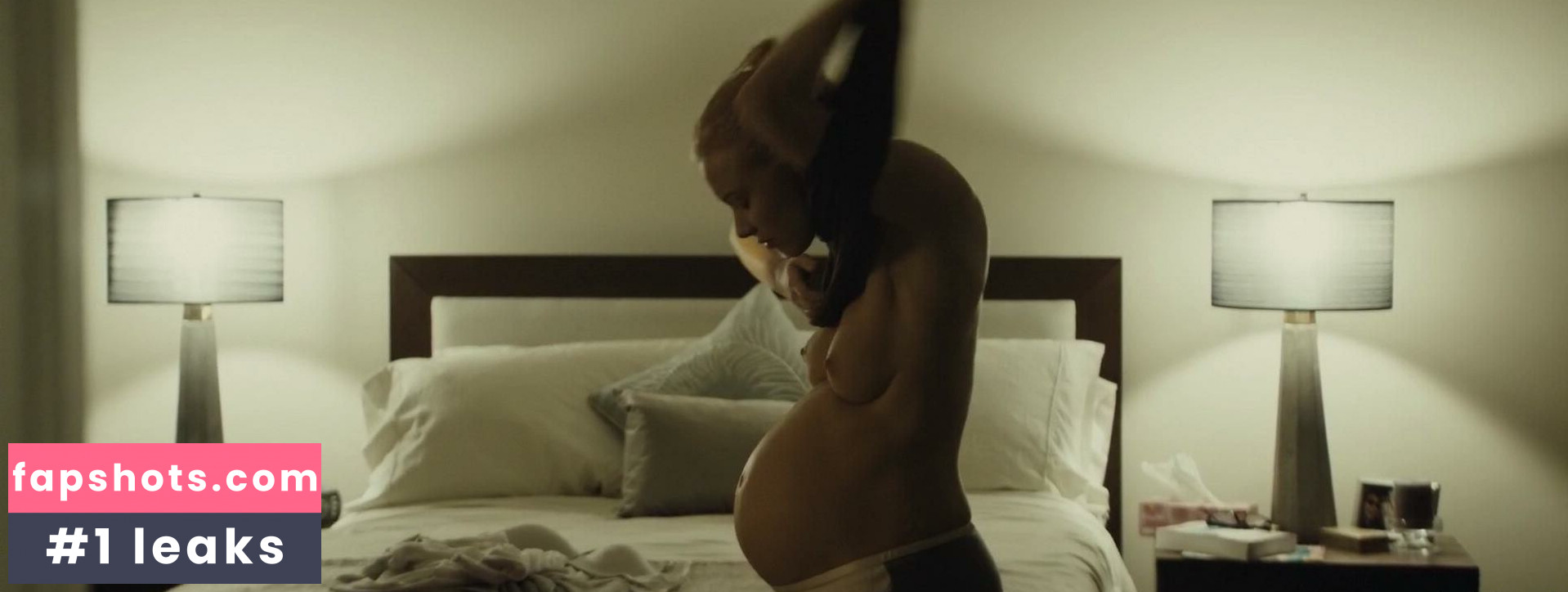 Sarah Gadon gallery photo #6