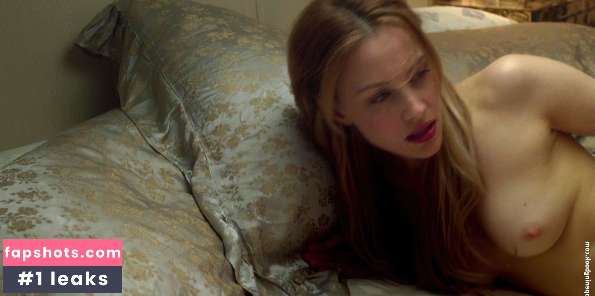 Sarah Gadon gallery photo #68