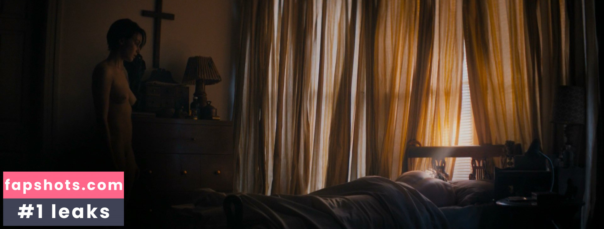 Sarah Gadon gallery photo #78