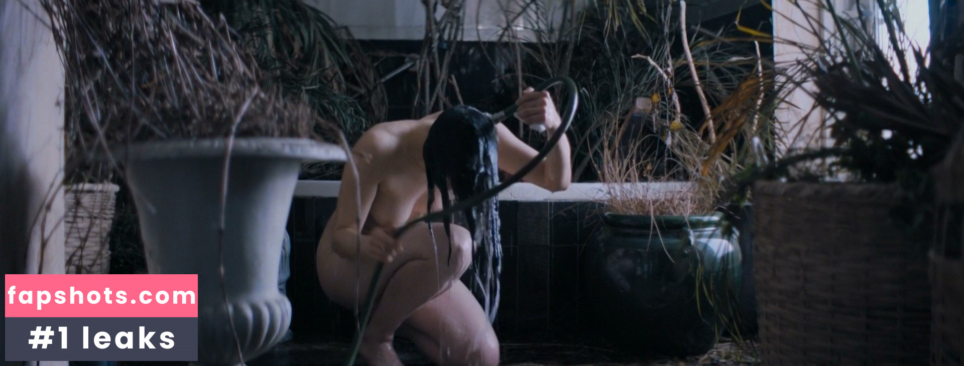 Sarah Gadon gallery photo #79