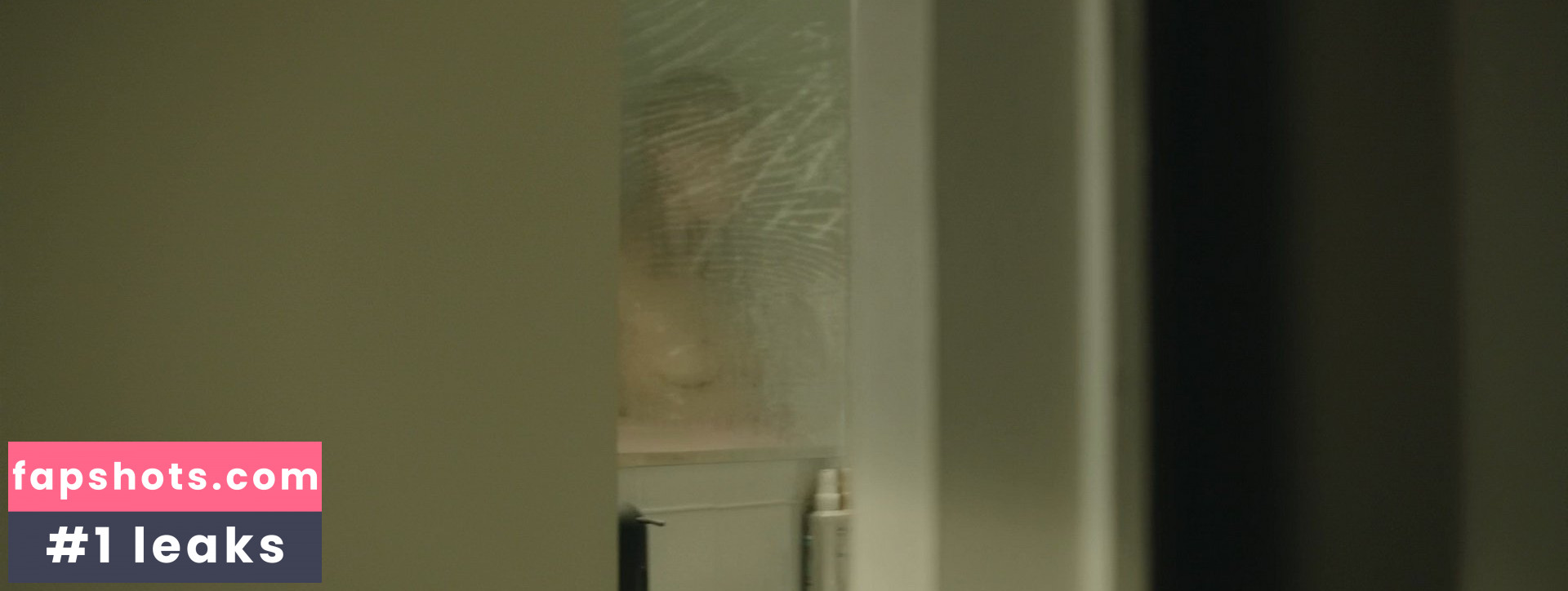 Sarah Gadon gallery photo #81